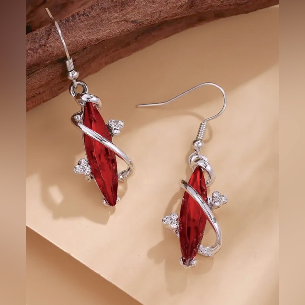 🌻5/$25🌻 Elegant Gemstone Earrings